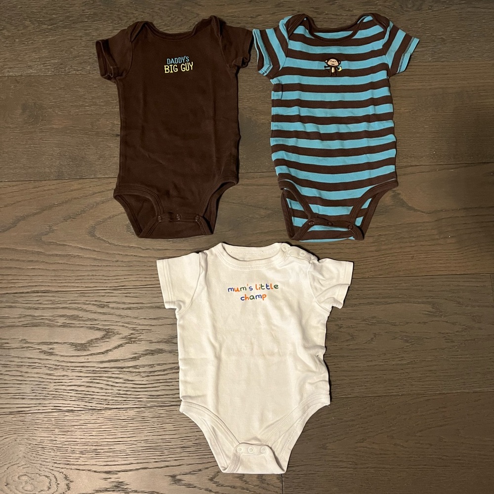 Baby onesies 12-18M VGUC